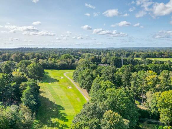 Direct access to Sunningdale Golf Course