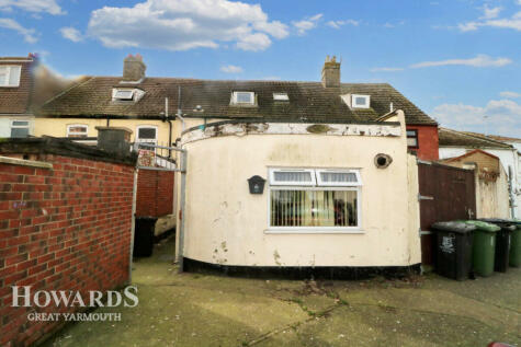 Great Yarmouth - 1 bedroom flat for sale