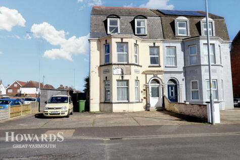 Great Yarmouth - 12 bedroom semi-detached house for sale