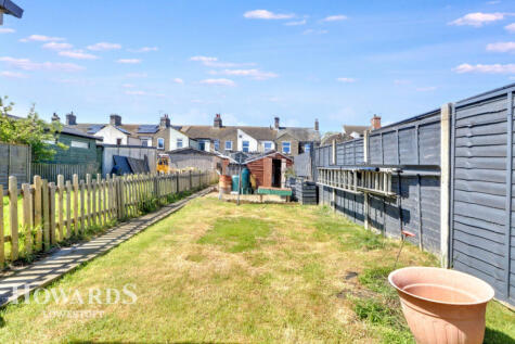 Elizabeth Terrace, London Road, Gisleham