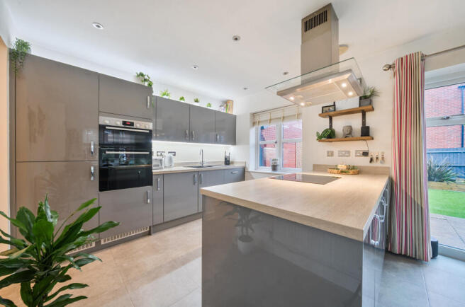 1402957-11-69724b...