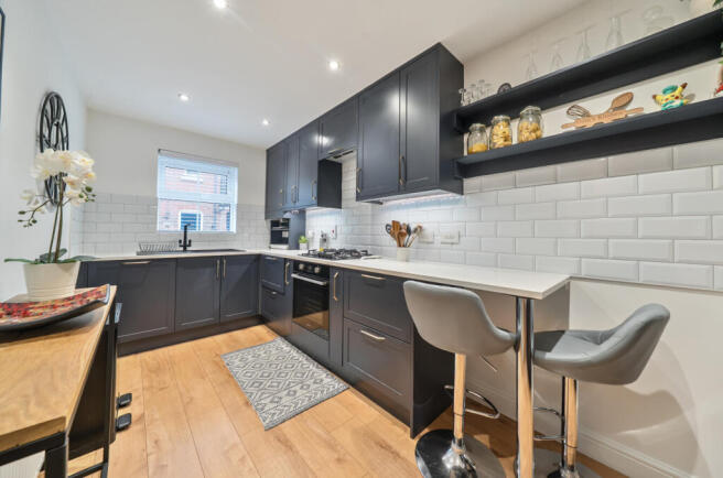 1318226-17-686579...