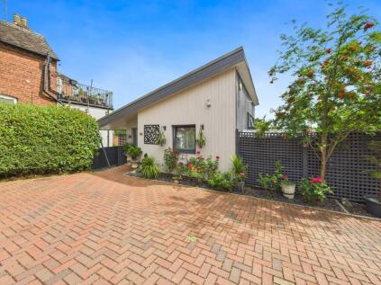 Henwick Road, Worcester, Worcestershire, WR2