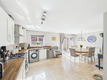 Sentinel Close, Worcester, Worcestershire, WR2
