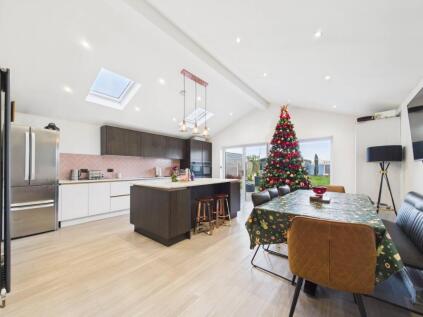 Heath Close, Hallow, Worcester, Worcestershire, WR2