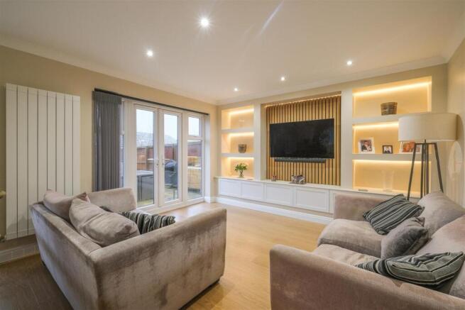 Open Plan Kitchen / Diner