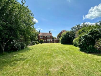 De la Warr Road, Bexhill-on-Sea, TN40