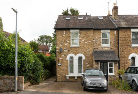 Loughton - 2 bedroom end of terrace house for sale