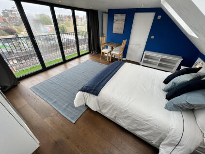 Gainsborough Court, London, W12