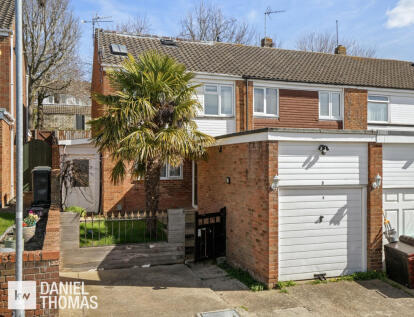 Pinnacles, Waltham Abbey, EN9