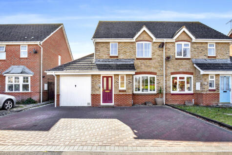 May Close, Climping, BN17