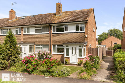 Chequers Walk, Waltham Abbey, EN9