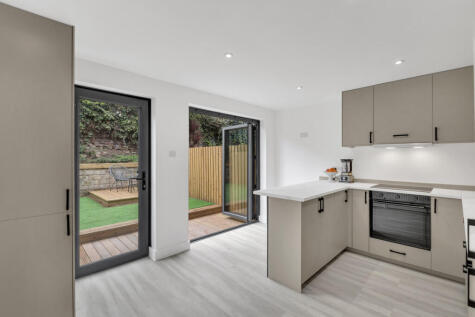 Clement Mews, Rotherham, S61