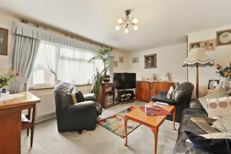 Harlech Gardens, Hounslow, TW5