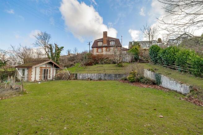 Rear Exterior & Garden