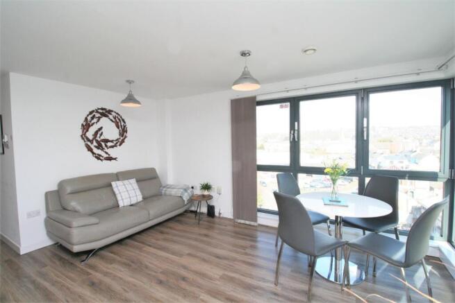 Living Room (2)