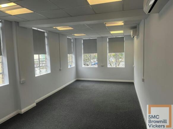Suite18UpminsterOfficetolet1.jpg