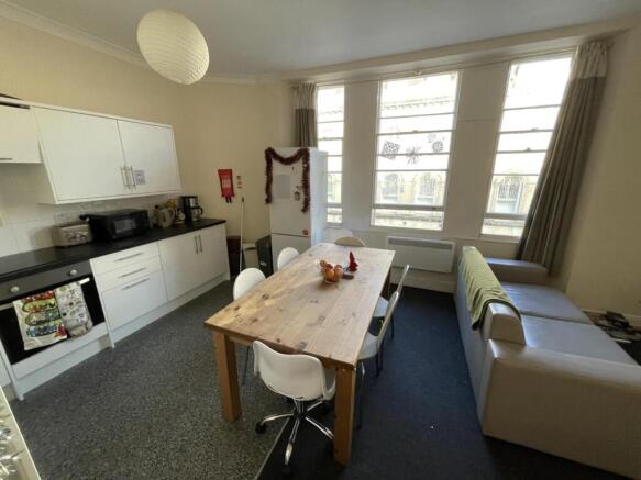 9D986793-A527-471F-A032-A6712FC3F394