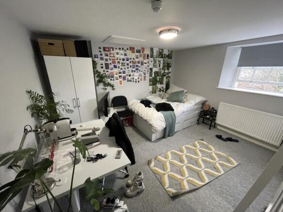 EABD7646-6F77-43E5-BCD7-6B84B34923E3