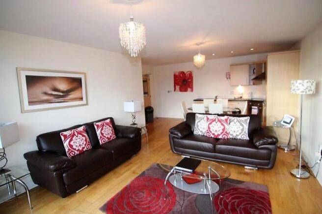 Lounge-3-bed-student-flat-Bristol_800x530