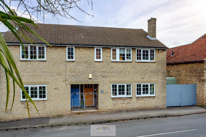 Front of house 1....