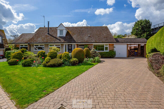 Front of house 1....