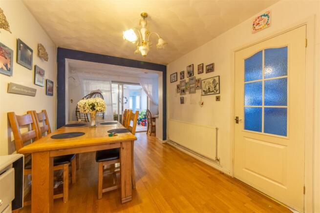 697 Monnow Way-18.jpg
