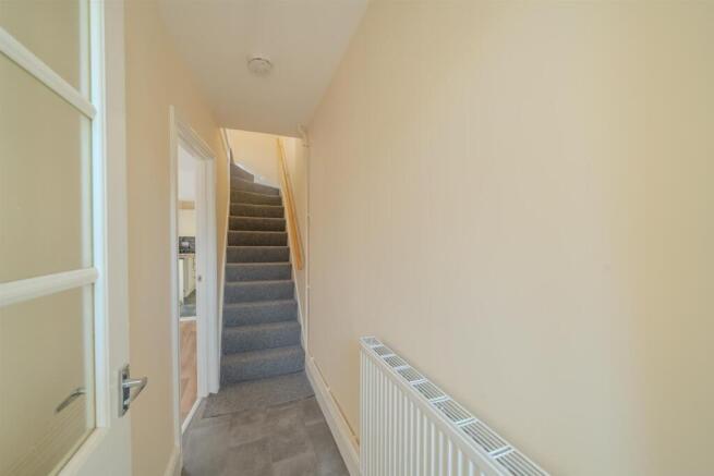 70 Hanbury Road-2.jpg