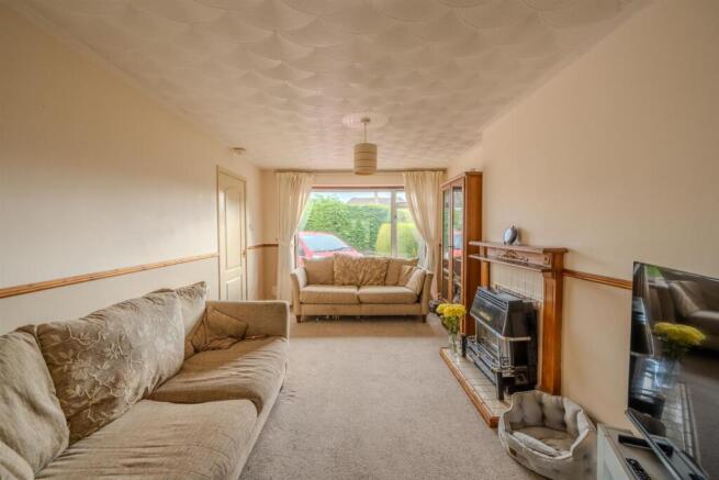 12 Trostrey Close-16.jpg