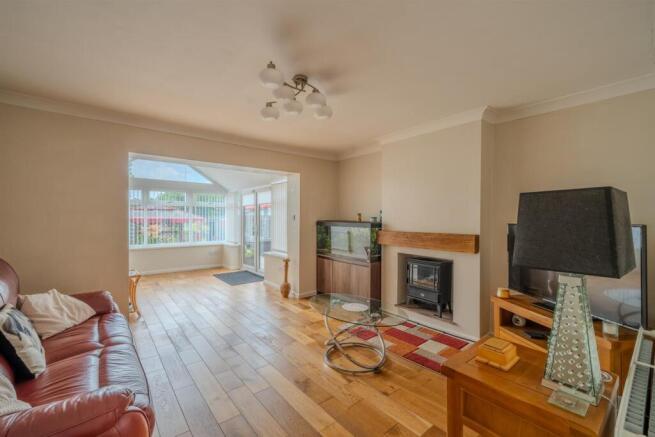 92 Court Farm Road-11.jpg