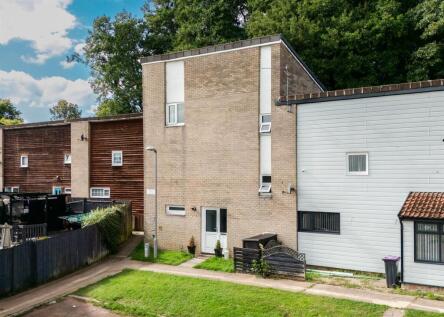 Oaksford, Coed Eva, Cwmbran