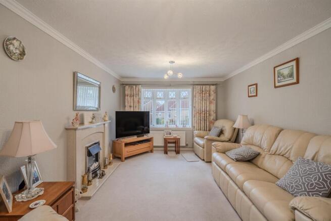 7 Chester Close-5.jpg