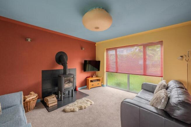 15a Warwick Close-22.jpg