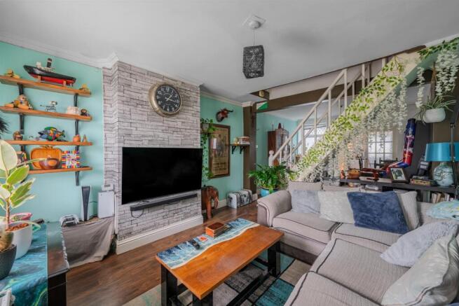 26 Railway Terrace-9.jpg