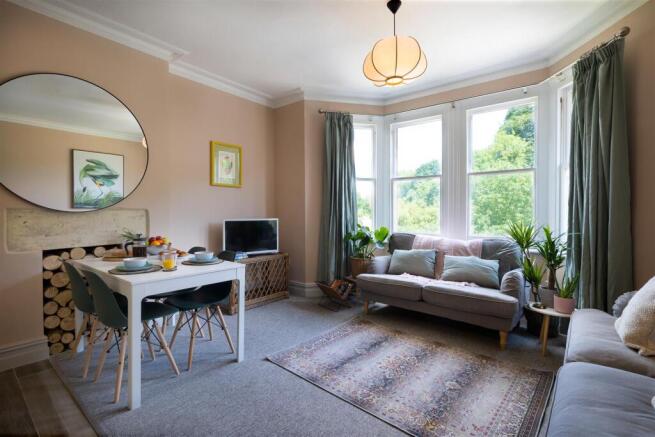 Living area.jpg