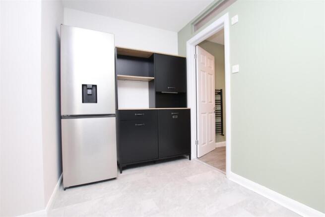 Kitchen2.JPG
