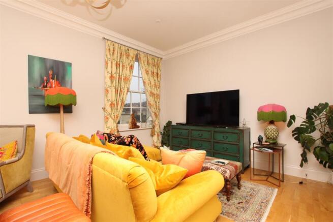 Kitchen living room (2).JPG