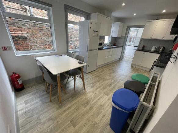 WhatsApp Image 2025-11-11 at 18.19.00.jpeg