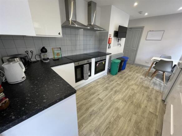 WhatsApp Image 2025-11-11 at 18.19.09.jpeg