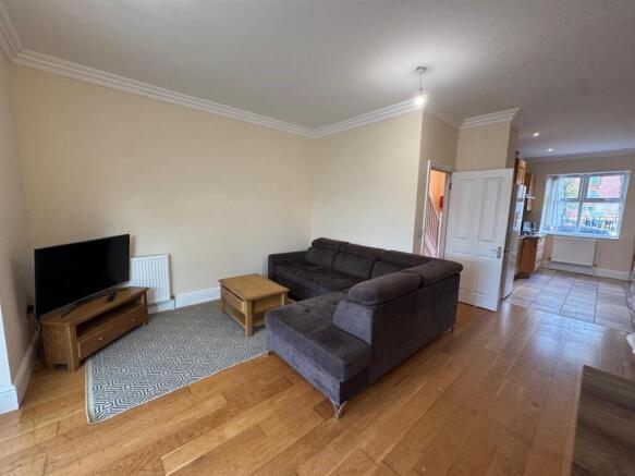 WhatsApp Image 2025-04-24 at 13.42.52 (1).jpeg