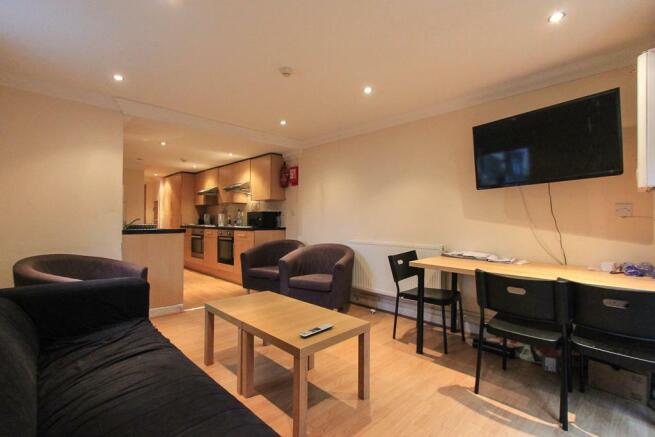 105 Rhymney Street LR (3 of 14).jpg