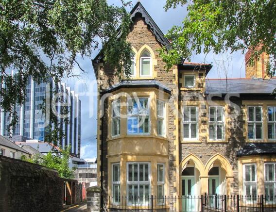 Flat 1, 1-3 Howard Terrace.jpg