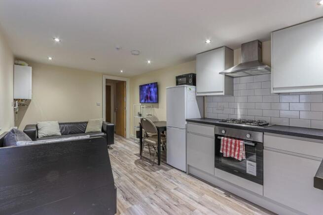 Cyril Crescent 6, 2-5.jpg