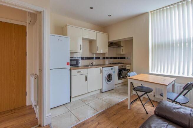 Colum Road 71, 3-2.jpg