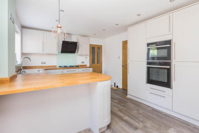 Kitchen/Breakfast...