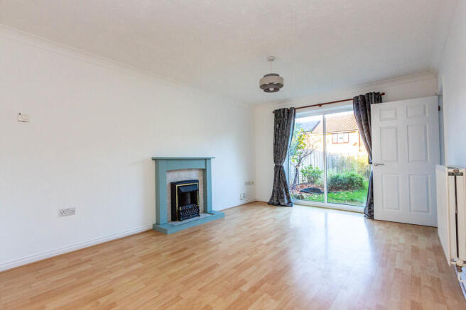 Lounge/dining roo...