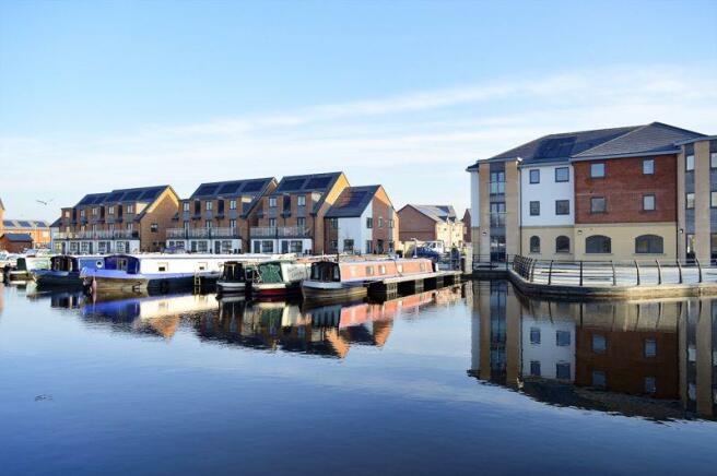 2 bedroom apartment for sale in Marina Walk, Leigh, WN7 4FN, WN7