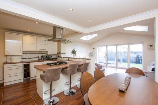 Kitchen/Dining 