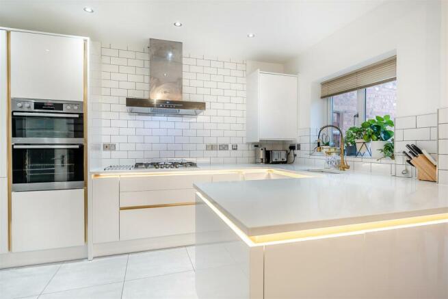 8624897-interior14.jpg