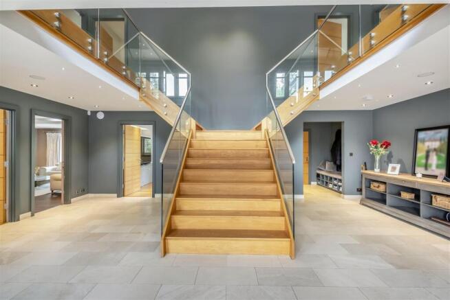 Hallway.jpg